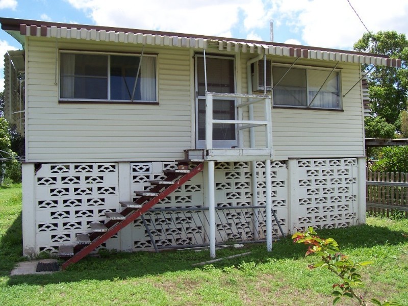 8 Belmore Street, Collinsville QLD 4804
