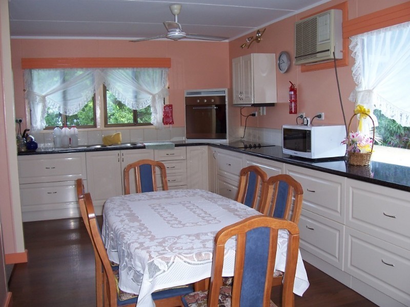 10 Mclennan Street, Collinsville QLD 4804