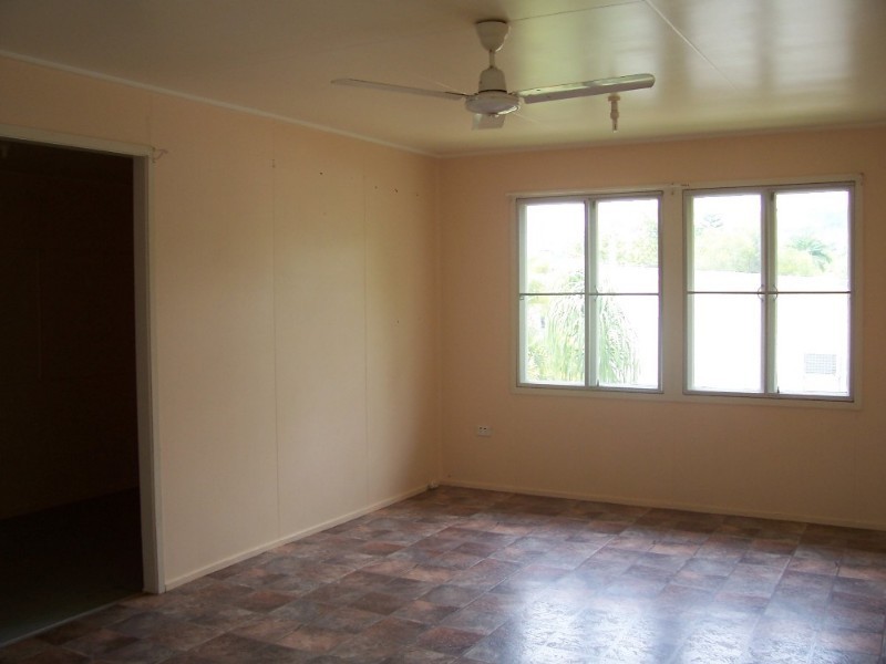 26 Gralton Street, Collinsville QLD 4804