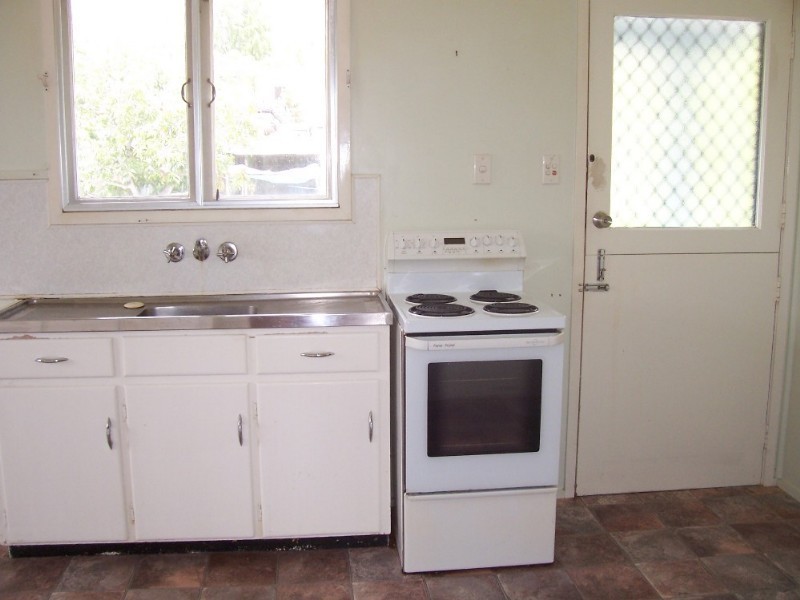 26 Gralton Street, Collinsville QLD 4804