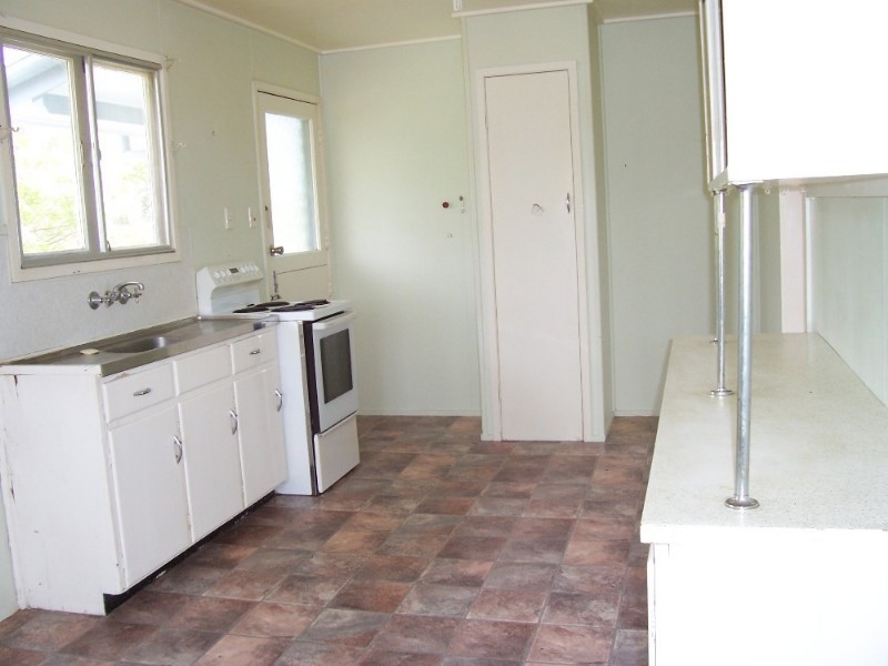 26 Gralton Street, Collinsville QLD 4804