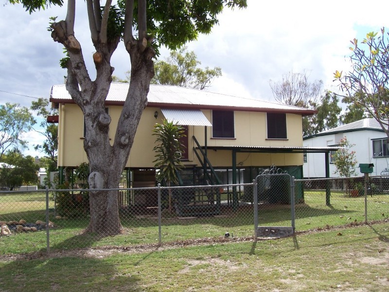 39 Station Road, Collinsville QLD 4804