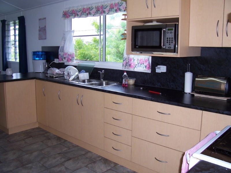 3 Pelican Street, Collinsville QLD 4804