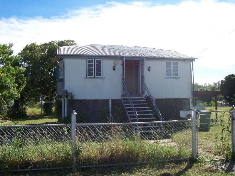 36 Belmore Street, Collinsville QLD 4804