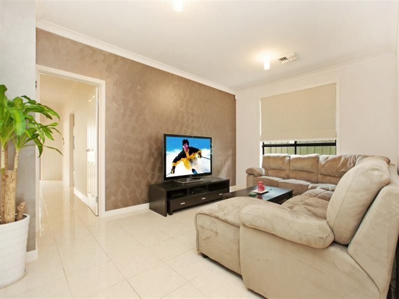 5 Palani Court, Mawson Lakes SA 5095