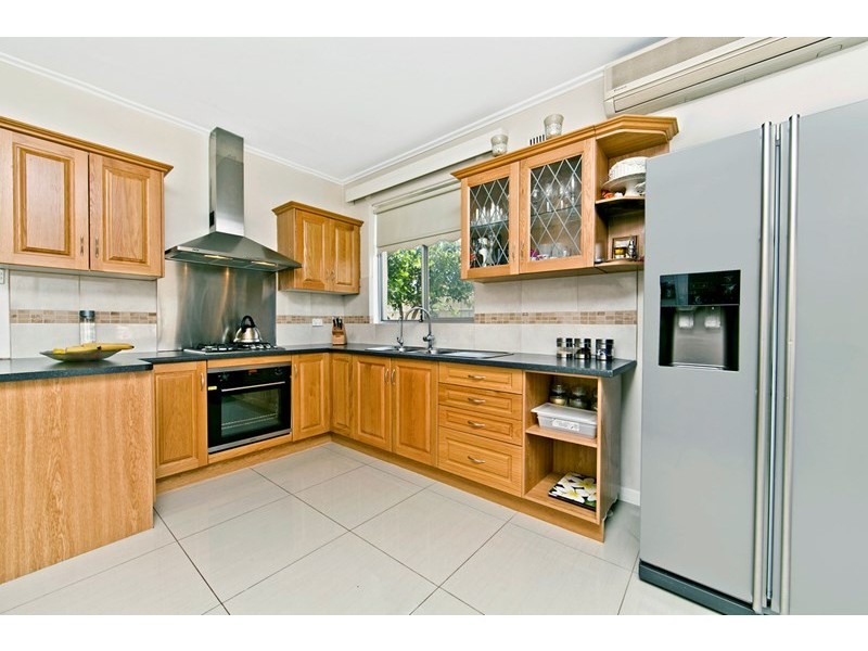 4 Coleridge Crescent, Clearview SA 5085