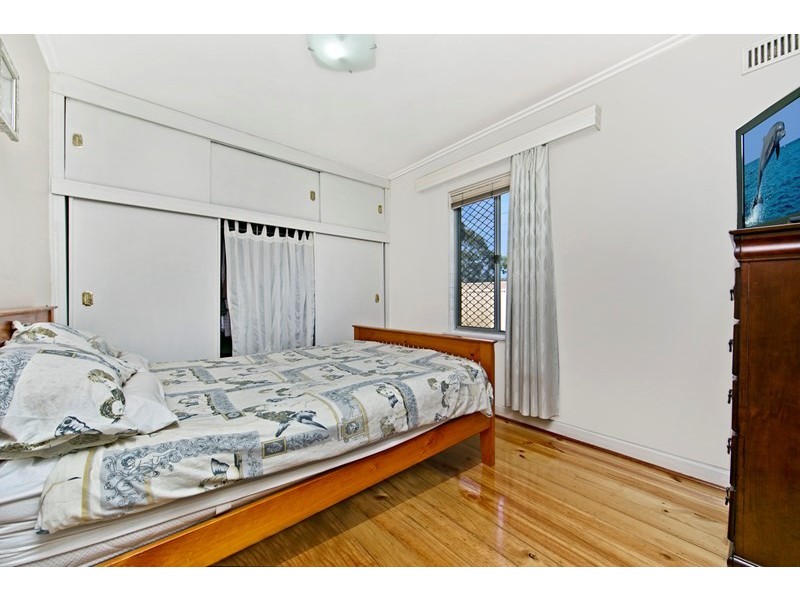 4 Coleridge Crescent, Clearview SA 5085