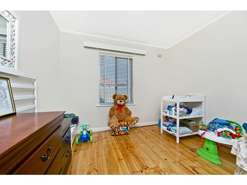 4 Coleridge Crescent, Clearview SA 5085