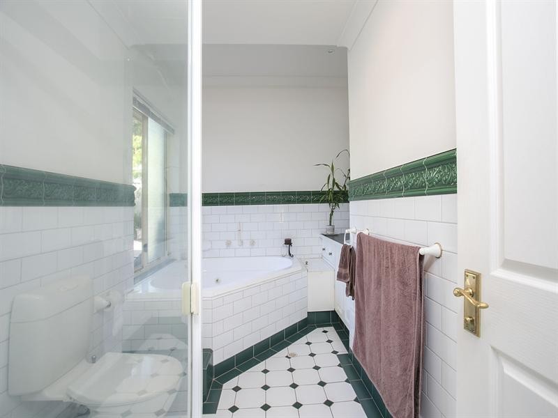 2B Lewis, Glen Osmond SA 5064