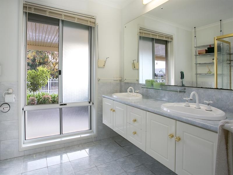 1 Thorpe Street, Oakden SA 5086
