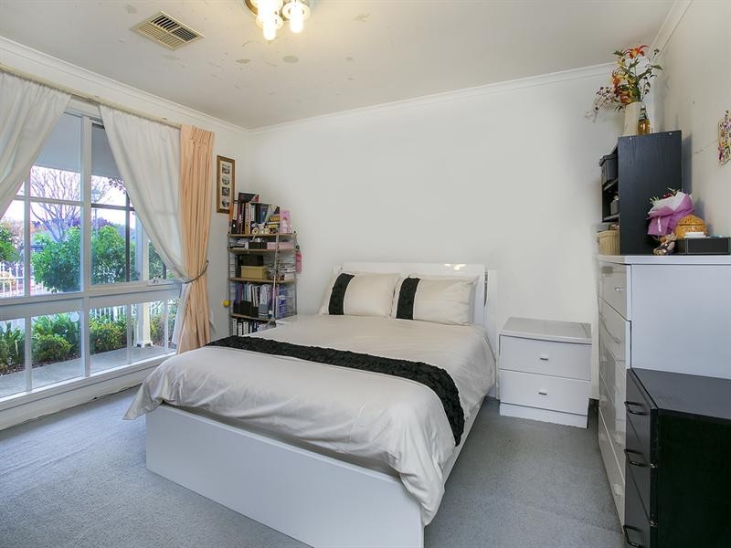 1 Thorpe Street, Oakden SA 5086