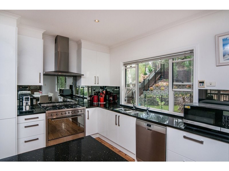 50 Yurilla Drive, Bellevue Heights SA 5050