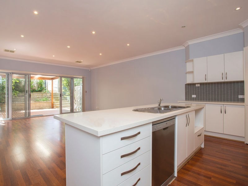 38 Mackenzie Court, Mawson Lakes SA 5095