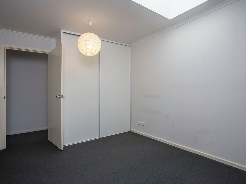 38 Mackenzie Court, Mawson Lakes SA 5095