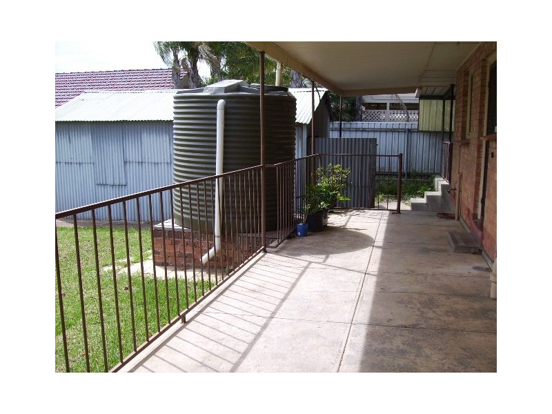 2 Quinn Avenue, Rostrevor SA 5073