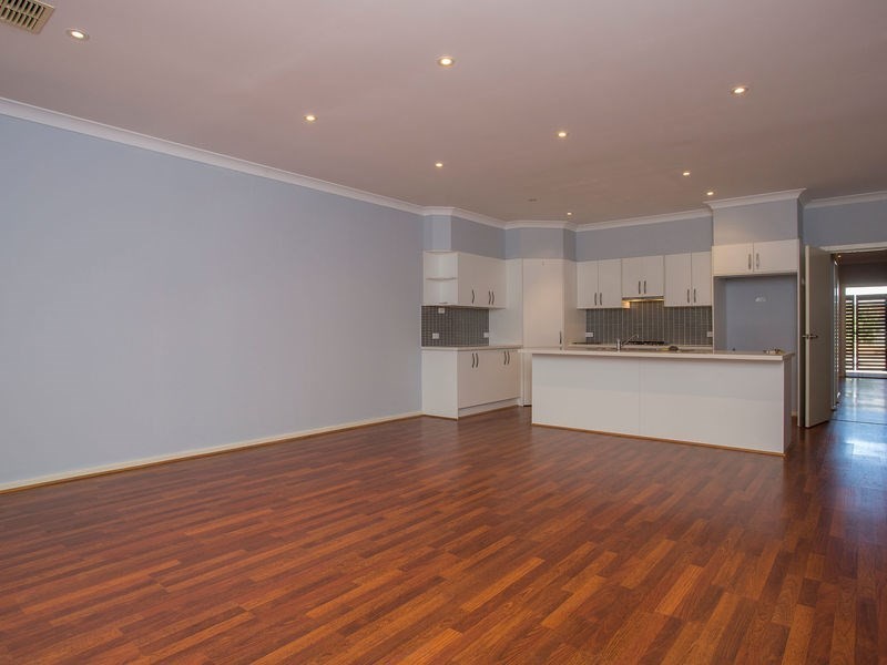 38 Mackenzie Court, Mawson Lakes SA 5095