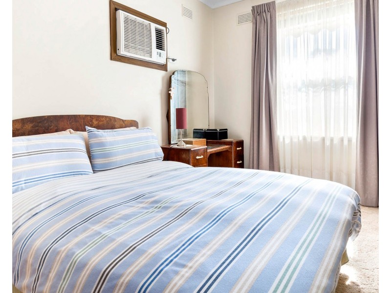 10 Edwards Street, Park Holme SA 5043