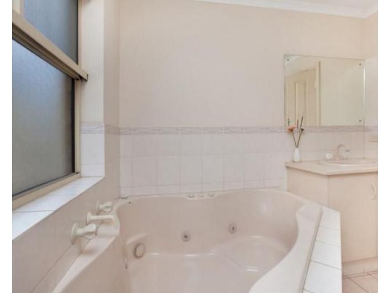 51 Avocet Drive, Mawson Lakes SA 5095