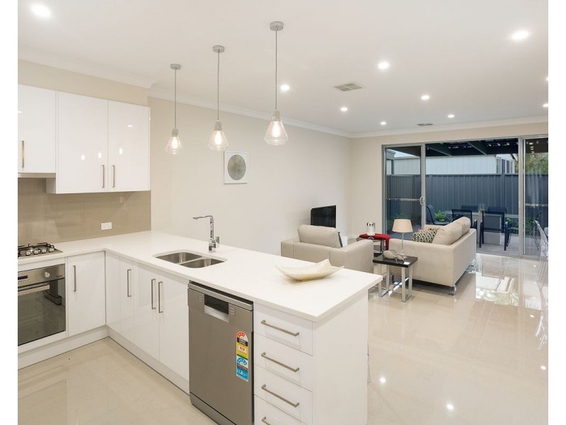 27 Rotorua Avenue, Park Holme SA 5043