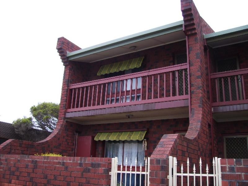 2/316 Seaview Road, Henley Beach SA 5022