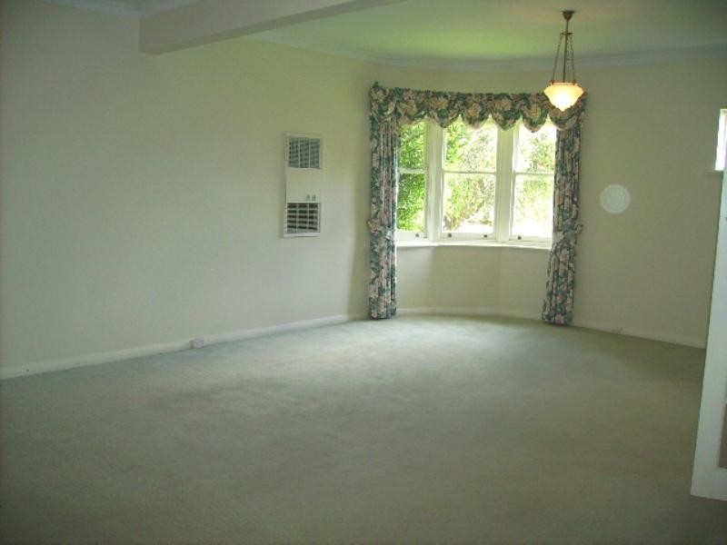 12 Brook Avenue, Glen Osmond SA 5064