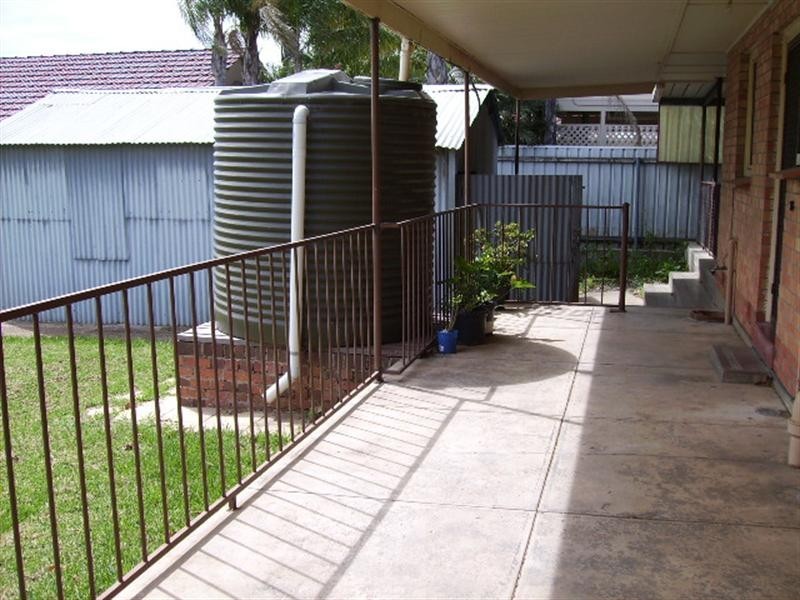 2 Quinn Avenue, Rostrevor SA 5073