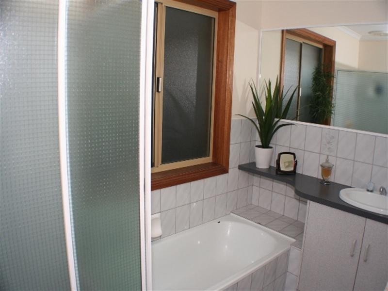66a Graves Road, Newton SA 5074