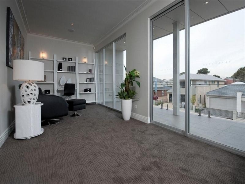 9 Crompton Drive, Woodville SA 5011