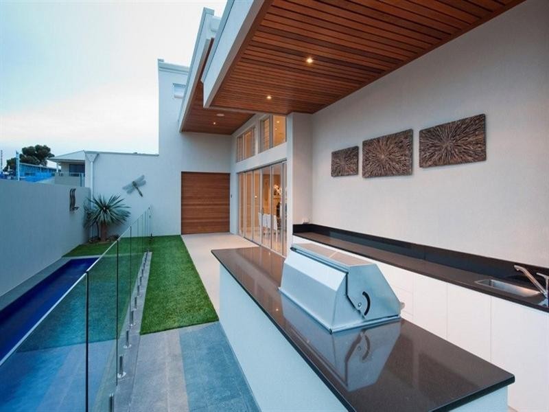 9 Crompton Drive, Woodville SA 5011