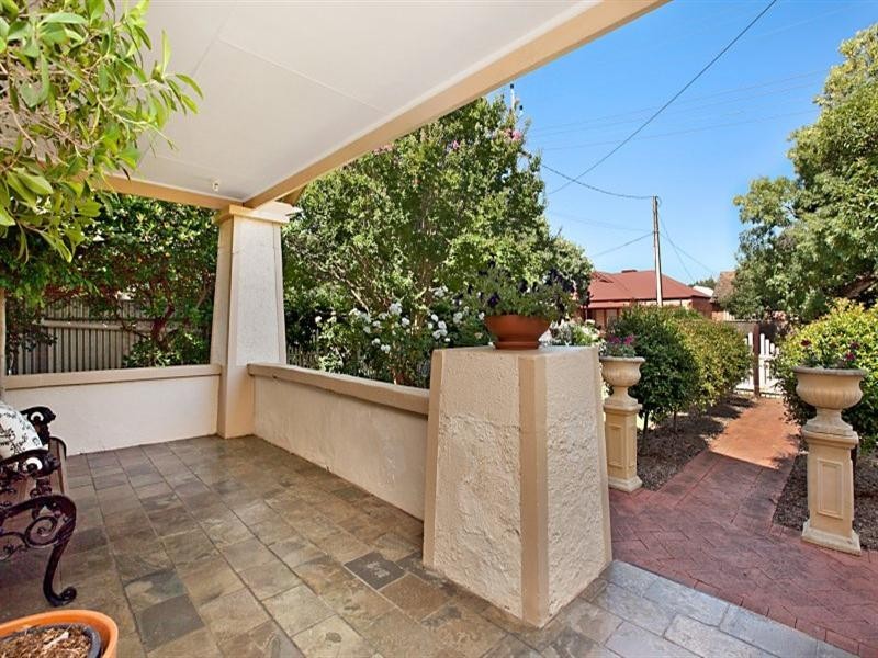 2 Corinda Avenue, Kensington Park SA 5068