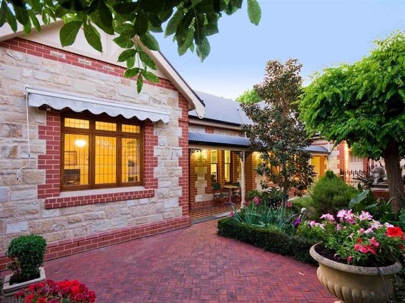 12 Kings Grove, Tranmere SA 5073