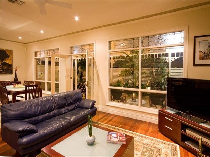 12 Kings Grove, Tranmere SA 5073