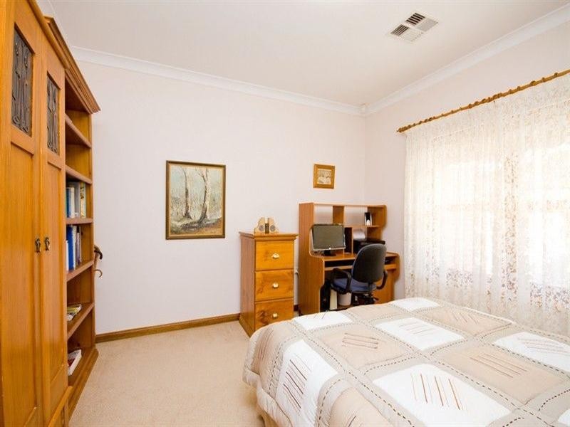 5 Hender Avenue, Port Noarlunga SA 5167