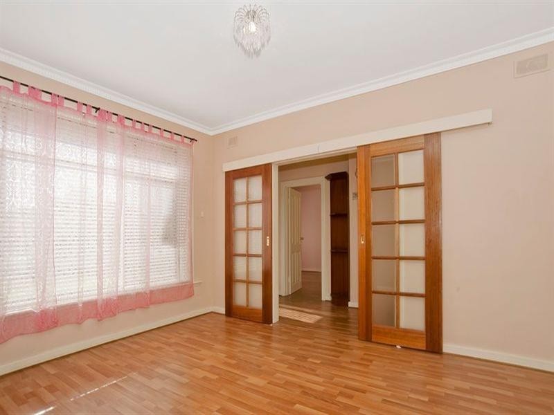 6 Beverley Crescent, Beverley SA 5009