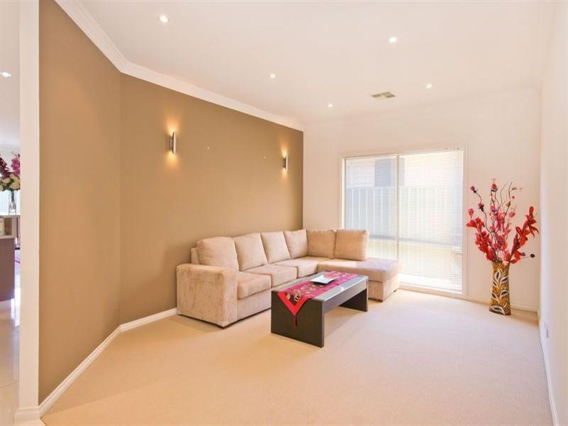 7 Lorentz Court, Mawson Lakes SA 5095