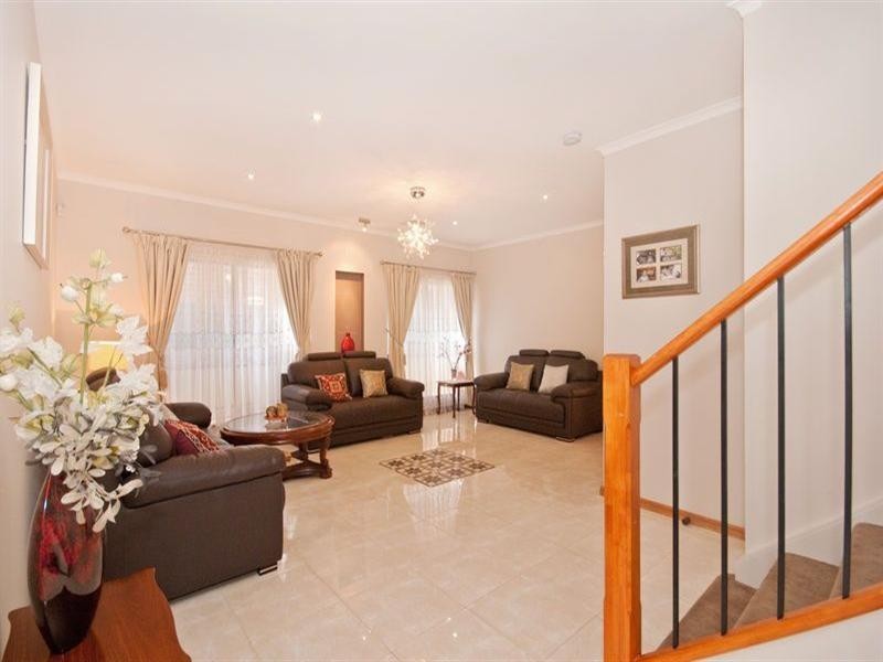 43 MacMillan Avenue, Mawson Lakes SA 5095