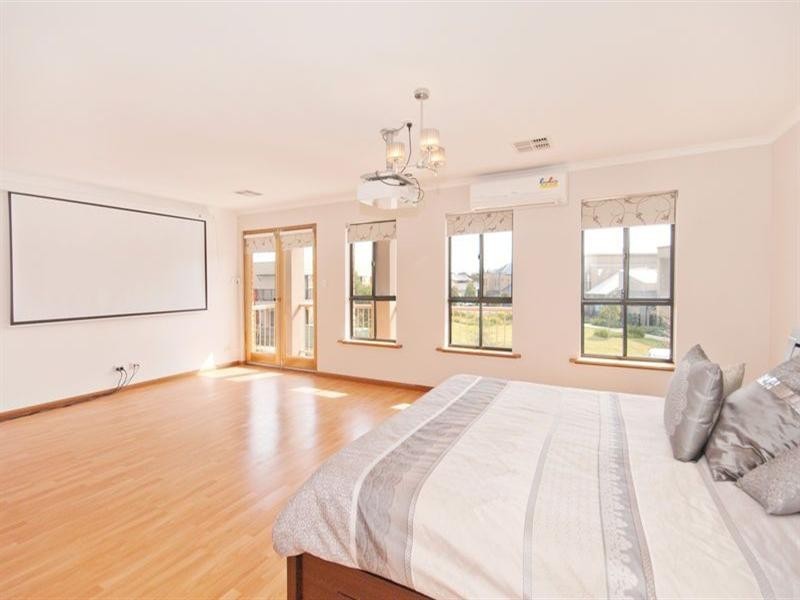 43 MacMillan Avenue, Mawson Lakes SA 5095