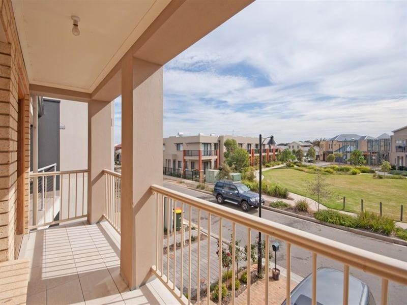 43 MacMillan Avenue, Mawson Lakes SA 5095