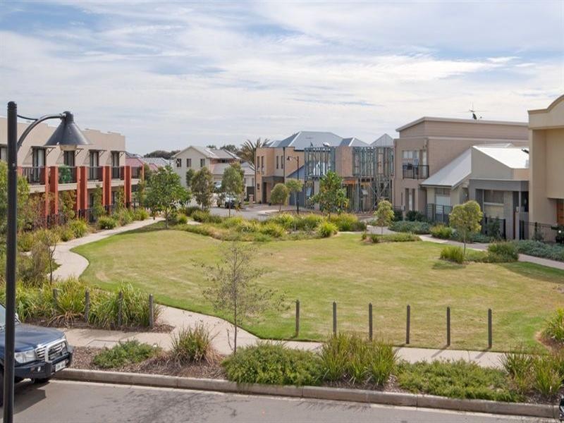 43 MacMillan Avenue, Mawson Lakes SA 5095