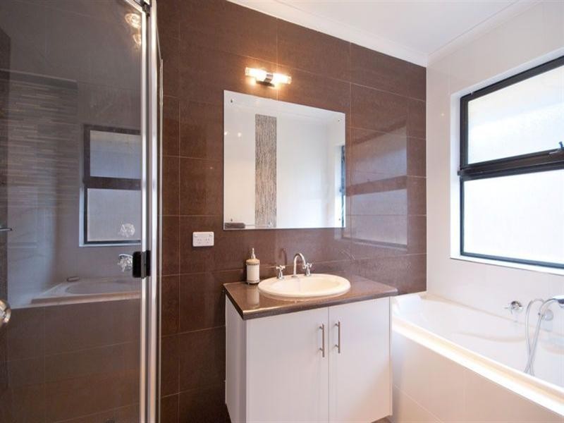 43 MacMillan Avenue, Mawson Lakes SA 5095