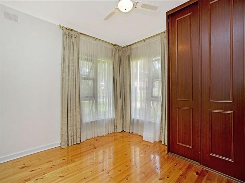 30 Swan Avenue, Rostrevor SA 5073