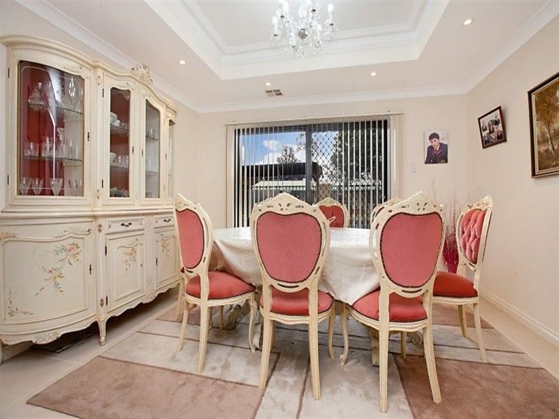 1 Brian Way, Valley View SA 5093