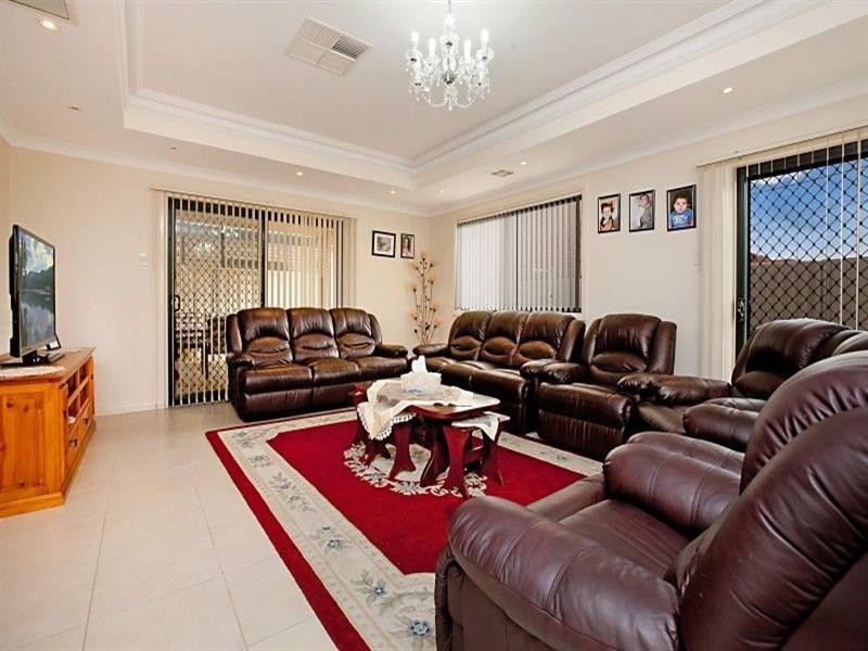 1 Brian Way, Valley View SA 5093