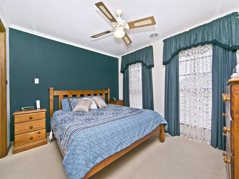 4 Ailsa Court, Fairview Park SA 5126