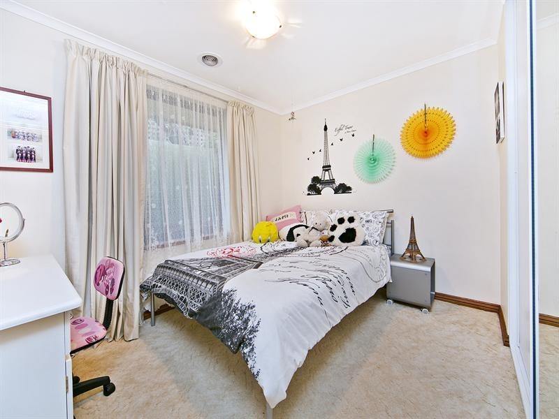 4 Ailsa Court, Fairview Park SA 5126