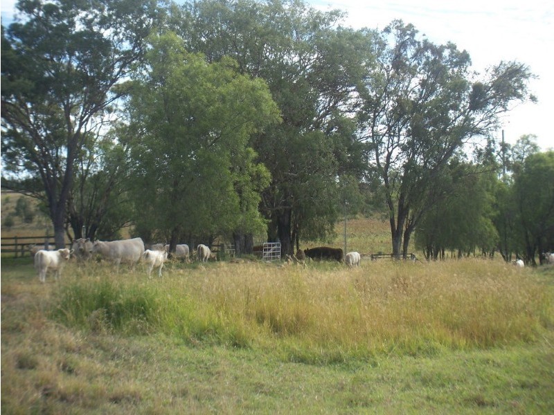 - Bells Road, Yarranlea QLD 4356
