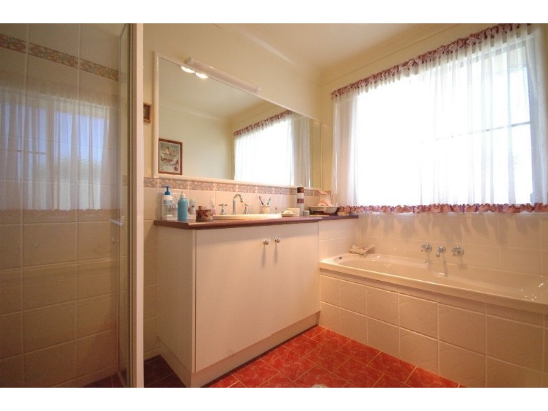 361 Ramsay Street, Middle Ridge QLD 4350