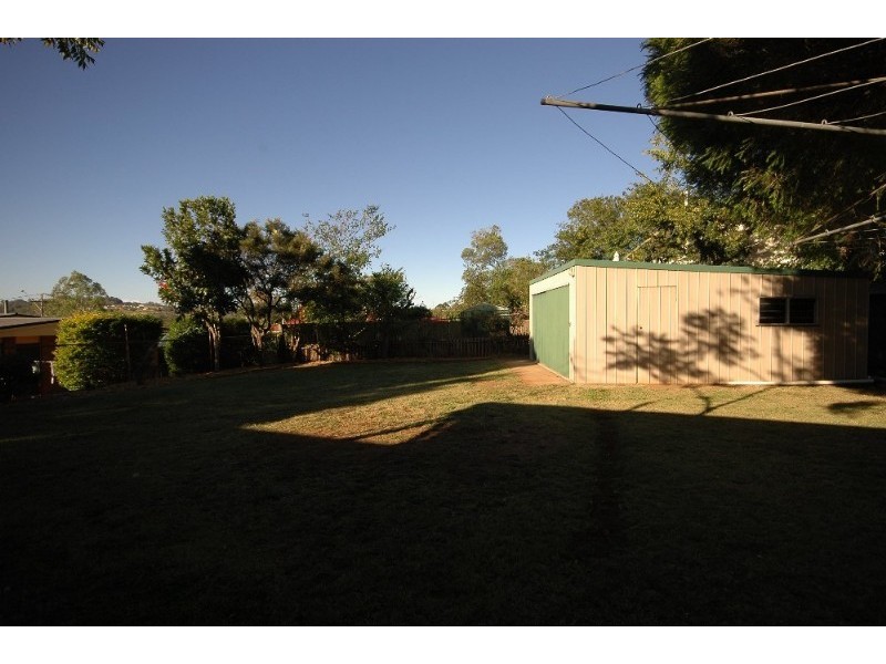 10 Holberton Street, Rockville QLD 4350