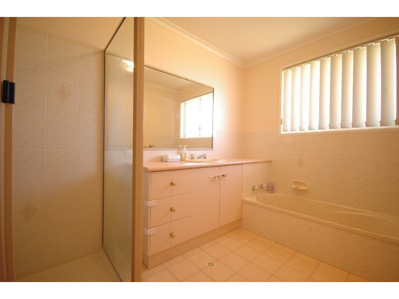 23 Bouganvillea Drive, Middle Ridge QLD 4350