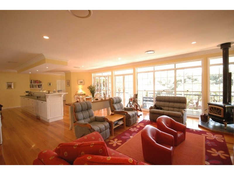 1 Purnawilla Court, Middle Ridge QLD 4350